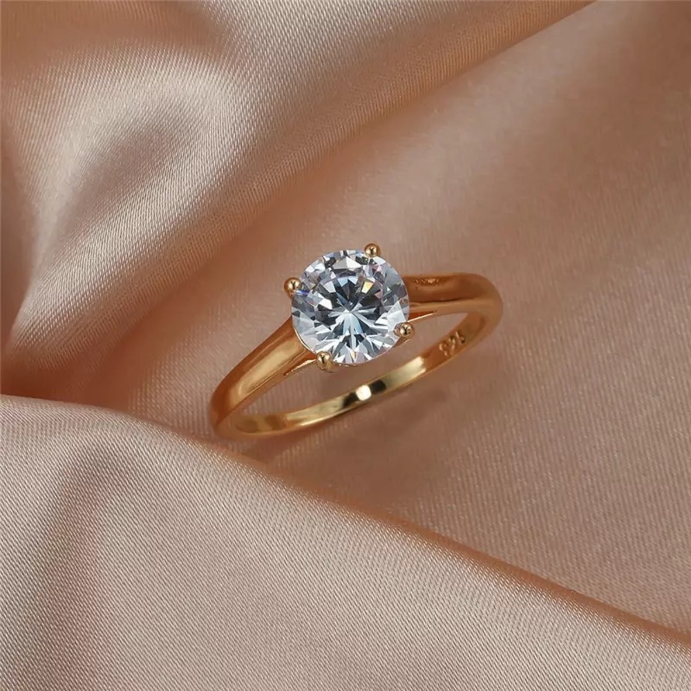 925 White Crystal Stone Luxury Ring ๐ - Picture 2 of 8